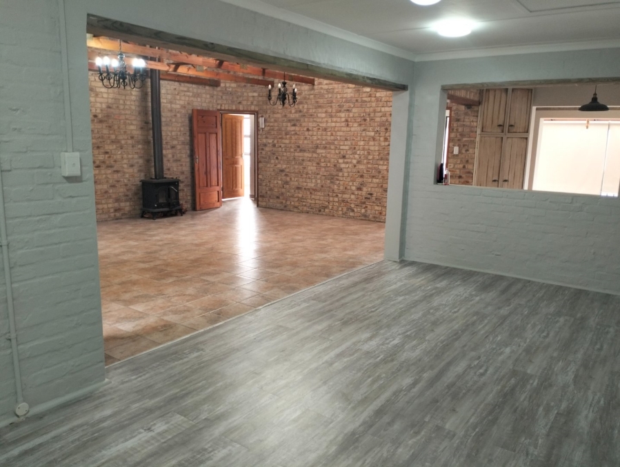 To Let 5 Bedroom Property for Rent in Island View Western Cape